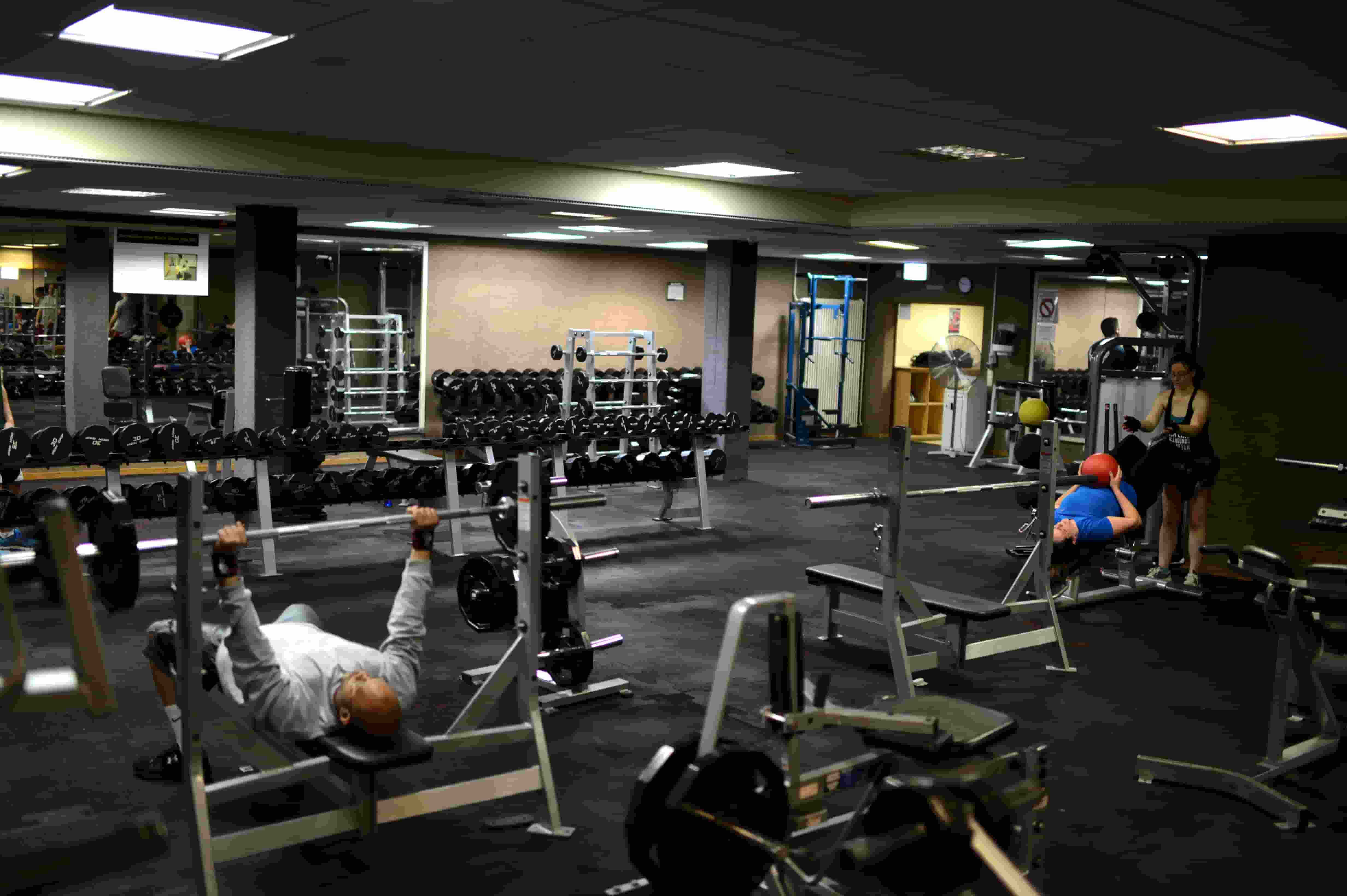 Sju övningar som hjälper dig att snabbt bygga muskler och uppnå en bra fysik